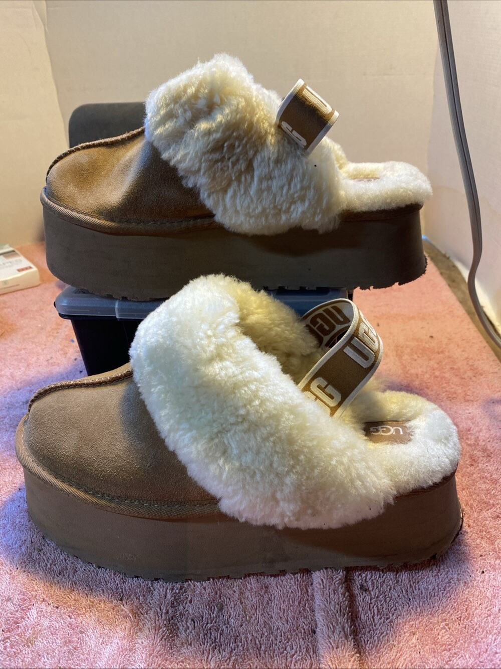 UGG Funkette Slingback Platform Slippers Size 9
